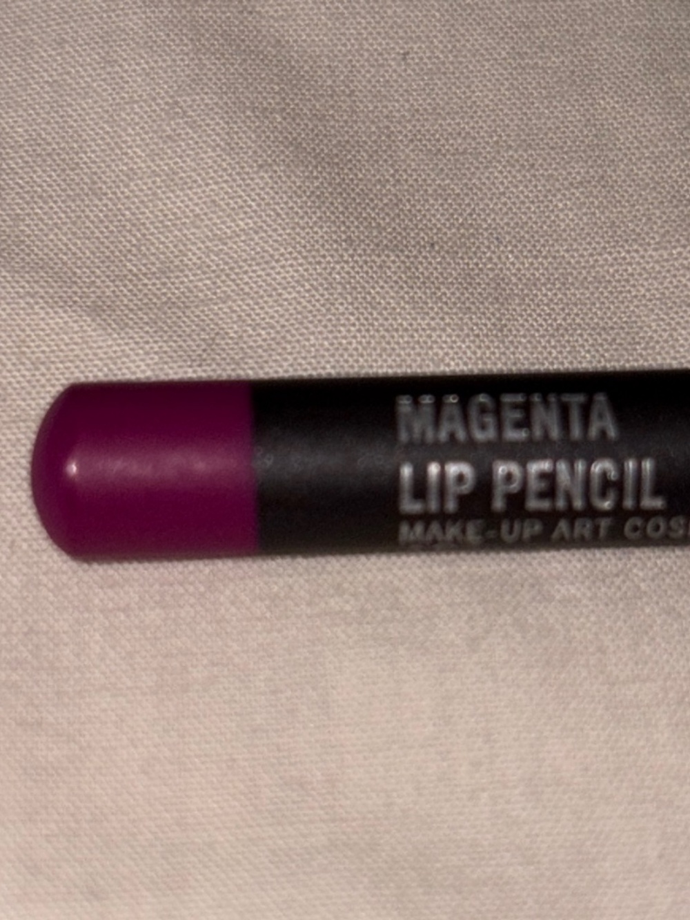 MAC Cosmetics Lip Pencil (Magenta) - Picture 2 of 3